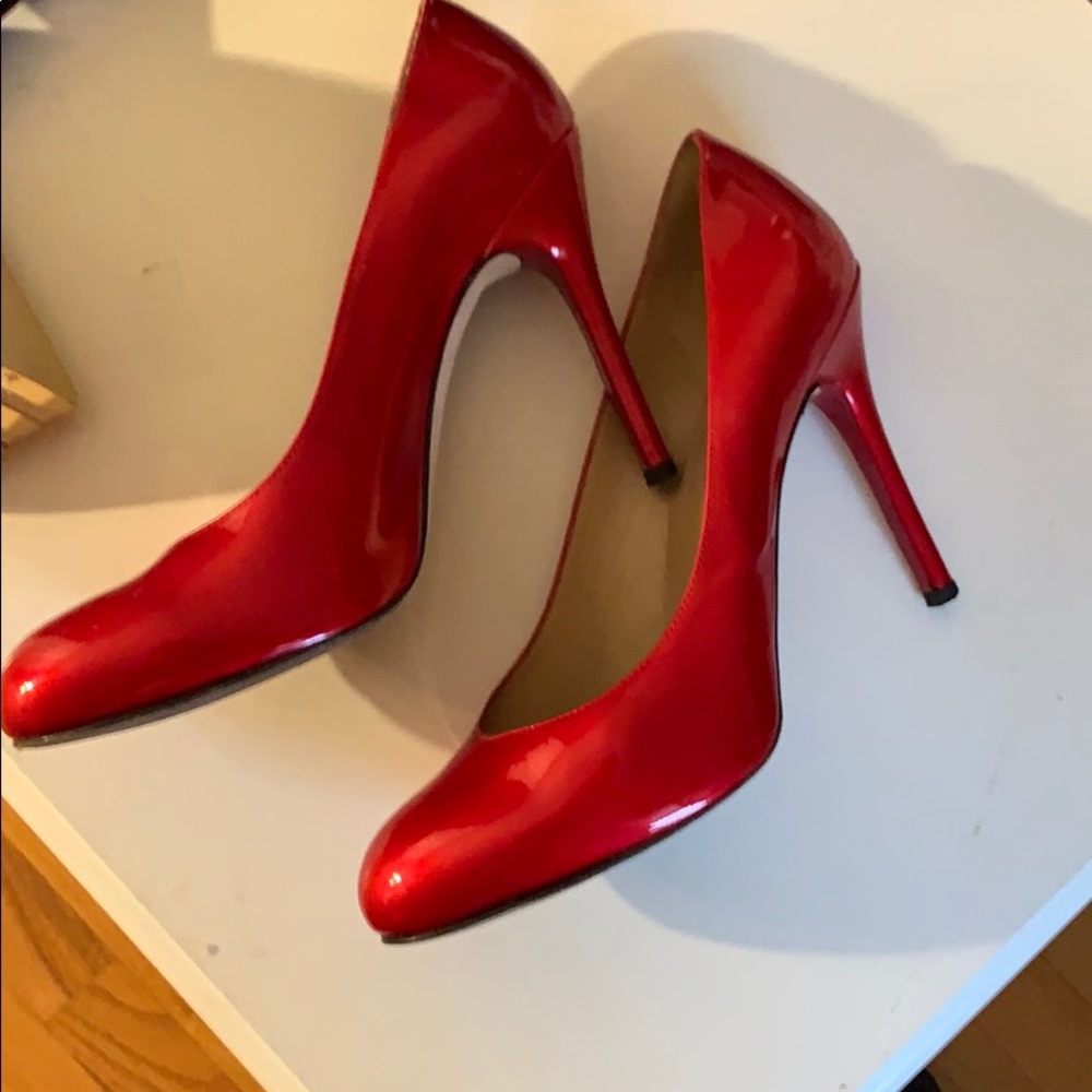 Stuart Weitzman red patent leather stilettos sz 10